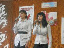 Концерт, посвященный Дню Победы. "Зажгите свечи". Глущенко Вика и Ермоленко Яна