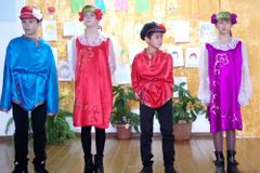 частушки в исполнении 6 класса